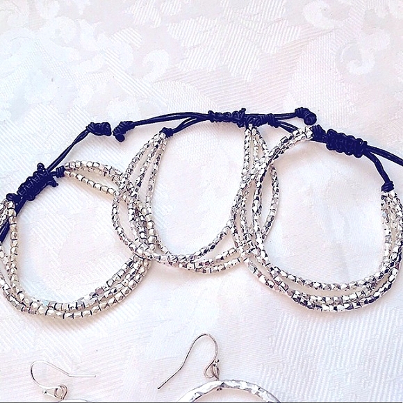 NWOT 3 Express Silver Bead Bracelets Hammered Hoop - Picture 4 of 8